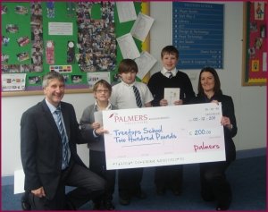 Palmers donates to Treetops School for assistance with Christmas Card 1